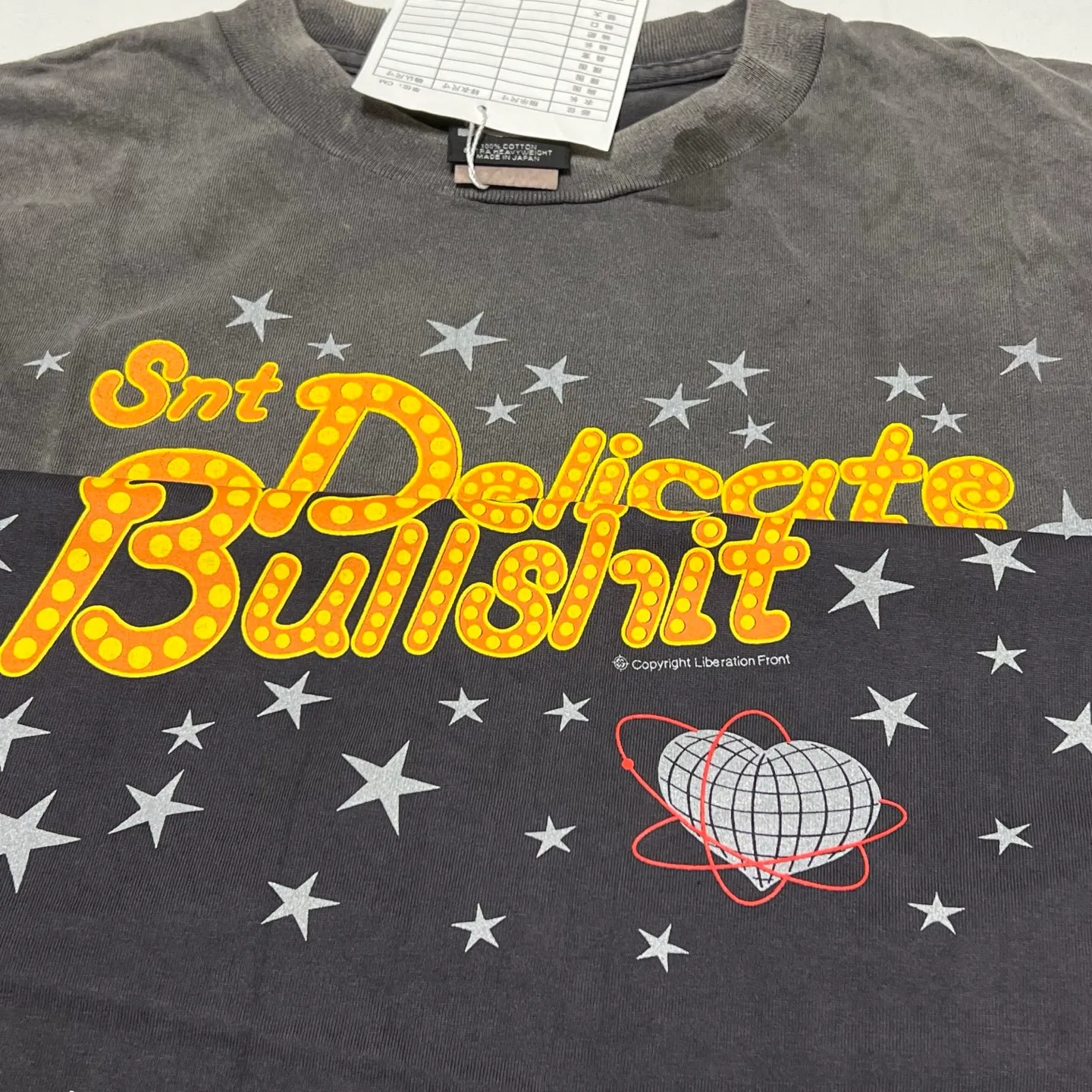 Printing proofing SAINT Mxxxxxx DELICATE BULLSHIT SS TEE/BLK star neon slogan printed TEE washed black S-XL New Vintage washed and distressed ceiling! Loyal to the original version. Main mark and wash mark are matched. Tube-woven fabric without side seams. Non-open version.